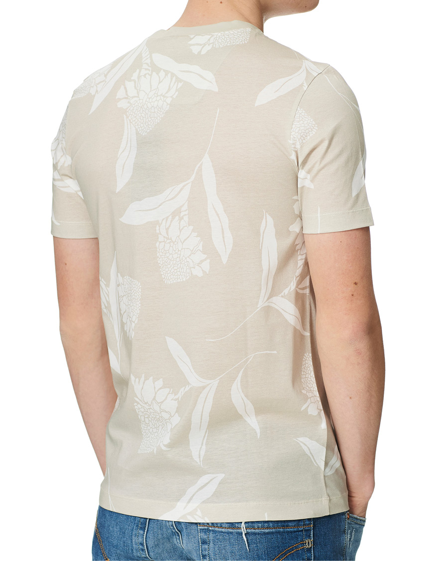Heren | T-shirts | BOSS BLACK | BOSS Tessler Printed Flower Tee Light Beige