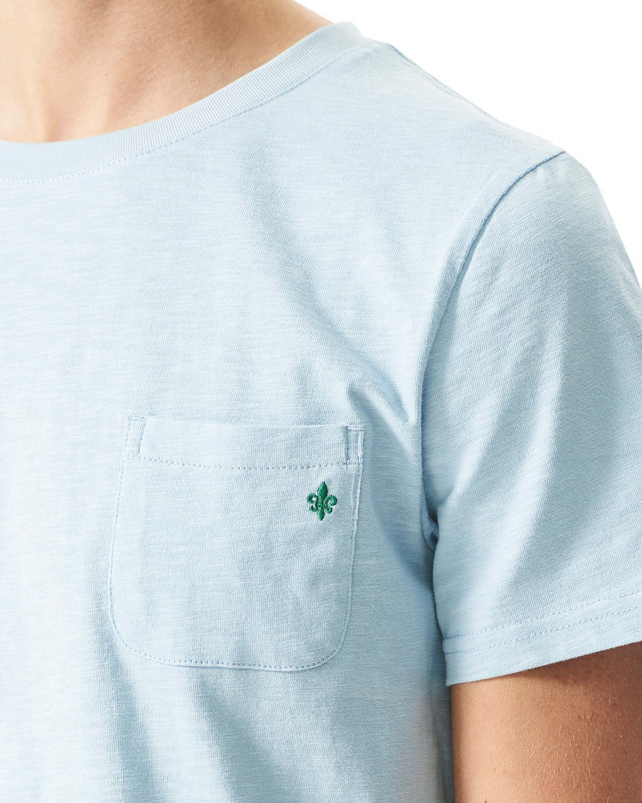 Heren | T-shirts | Morris | Lily Slub Pocket Crew Neck Tee Light Blue