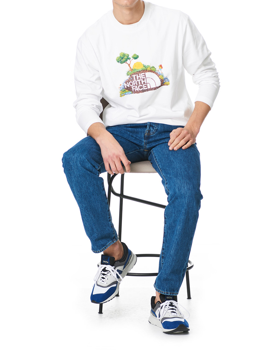 Heren | T-shirts | The North Face | Heritage Printed Long Sleeve Tee White