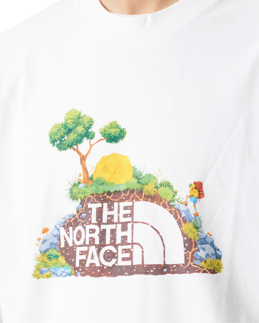 Heren | T-shirts | The North Face | Heritage Printed Long Sleeve Tee White