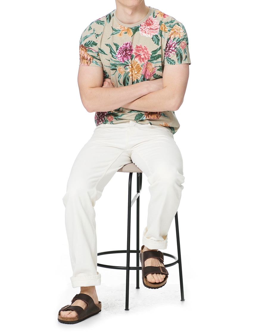Heren | T-shirts | GANT | Dalia Printed Flower Tee Plaza Taupe
