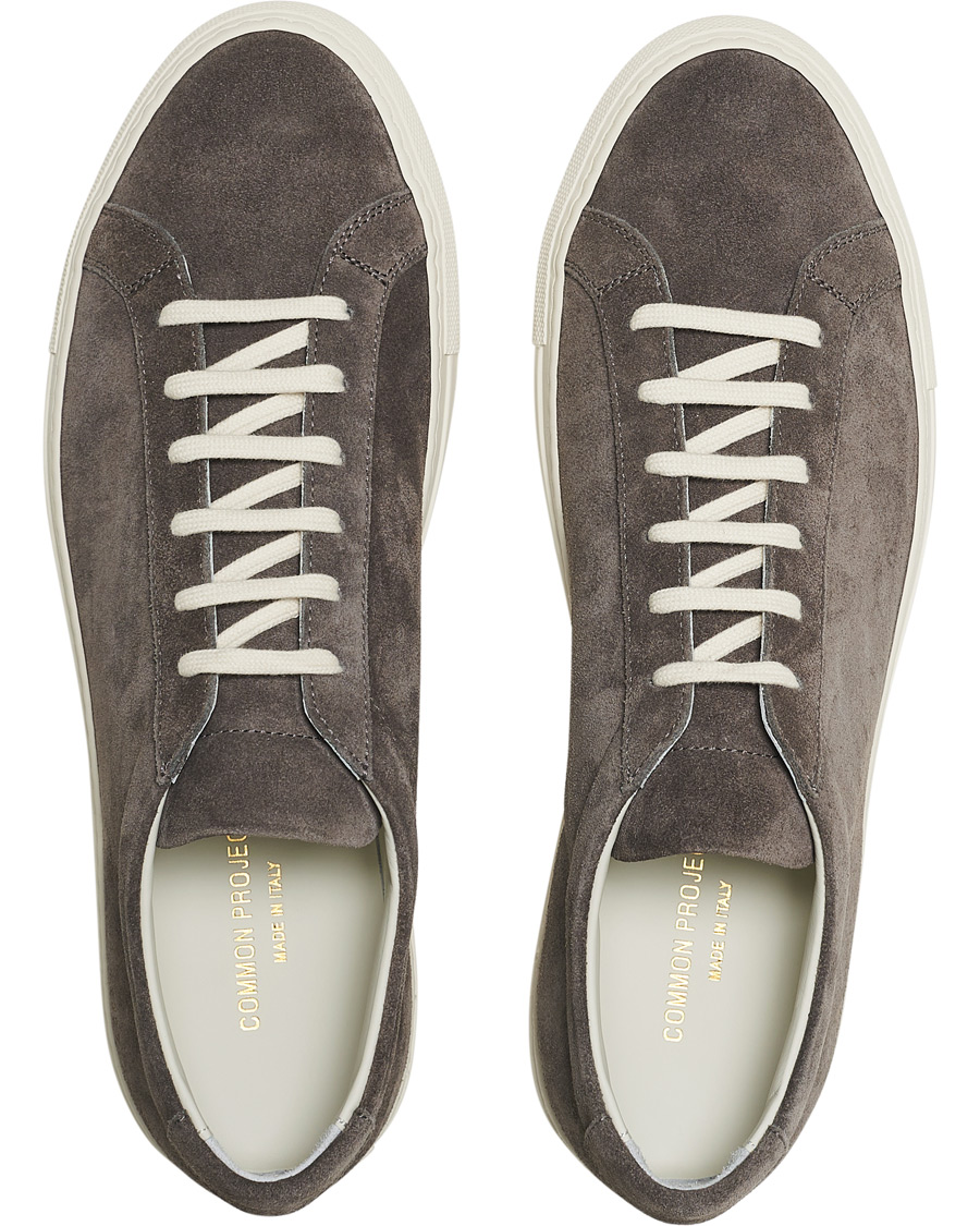 Heren | Common Projects Achilles Low Suede Sneaker Dark Grey | Common Projects | Achilles Low Suede Sneaker Dark Grey
