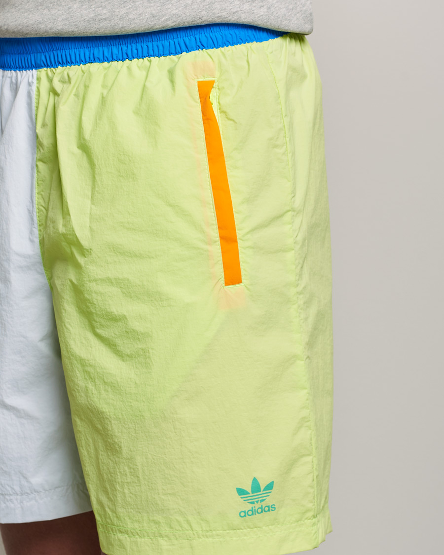 Heren | Korte broek | adidas Originals | Blocked Woven Shorts Blue/Yellow