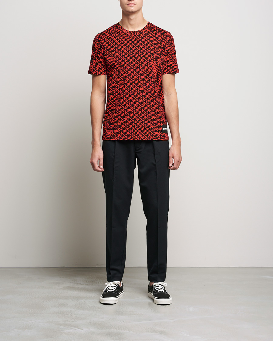 Heren | T-shirts | HUGO | Dorton Monogram Print Crew Neck Tee Red