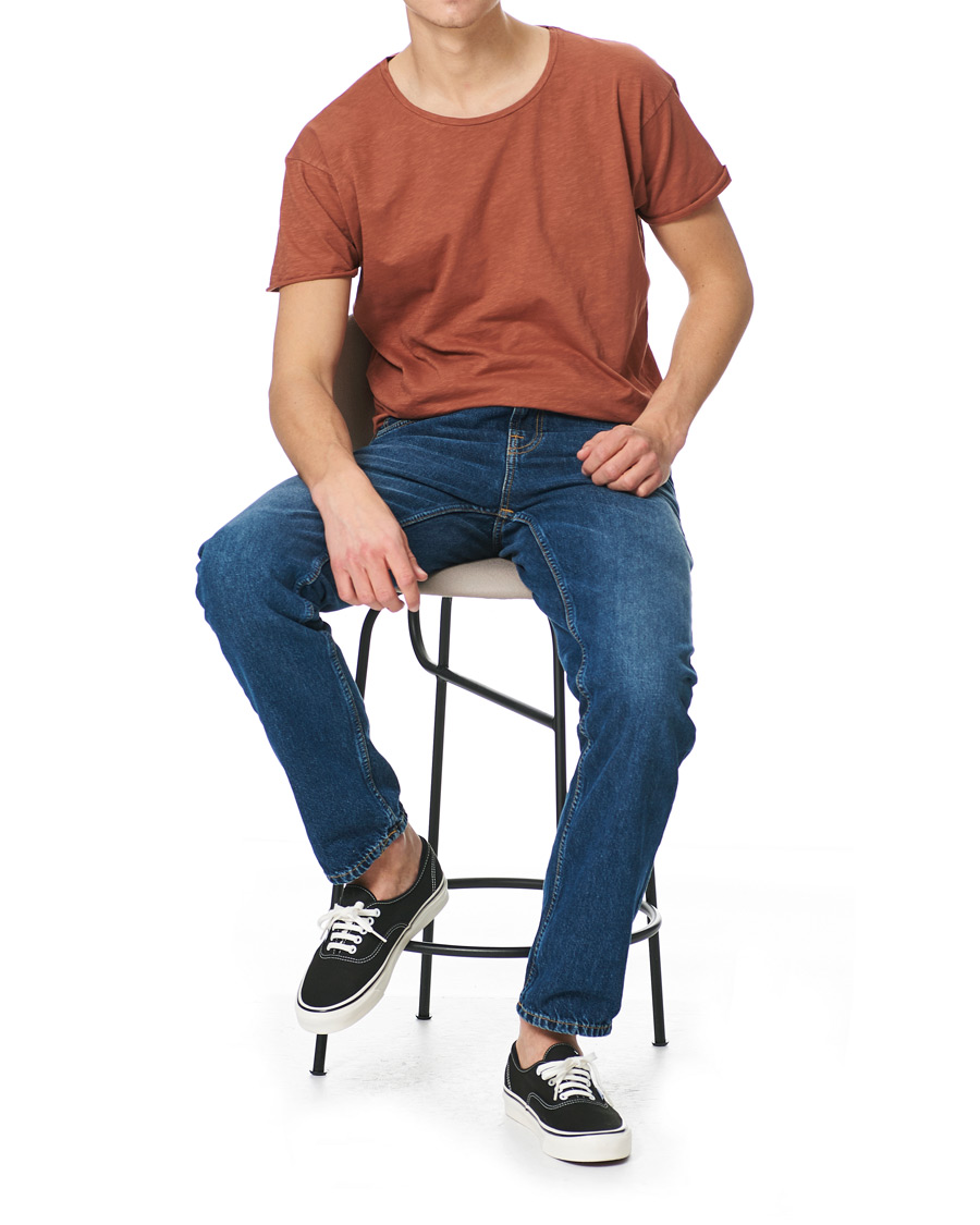 Heren | T-shirts | Nudie Jeans | Roger Slub Crew Neck Tee Terra Red