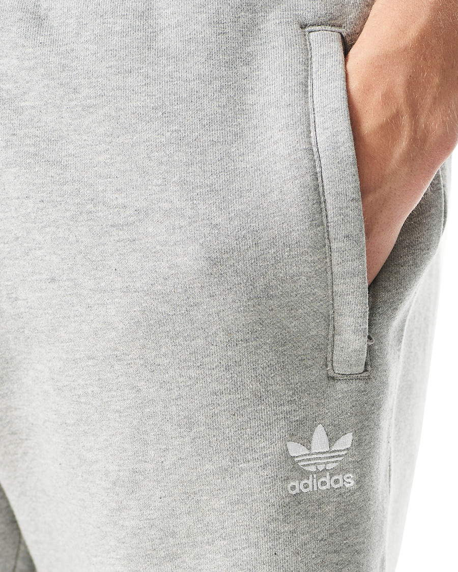 Heren | Korte broek | adidas Originals | Essential Shorts Grey Melange