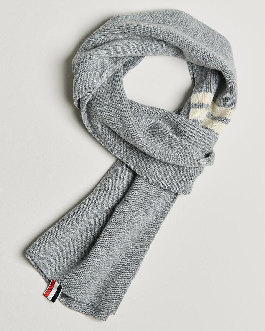 Heren | Thom Browne Full Needle Rib Cashmere Scarf Light Grey | Thom Browne | Full Needle Rib Cashmere Scarf Light Grey