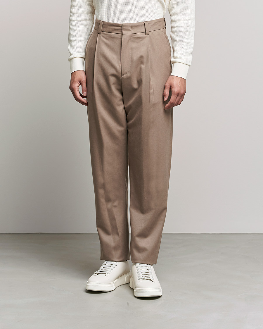 Heren | Broeken | Giorgio Armani | Tapered Pleated Flannel Trousers Beige
