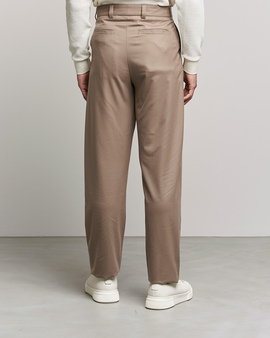 Heren | Broeken | Giorgio Armani | Tapered Pleated Flannel Trousers Beige