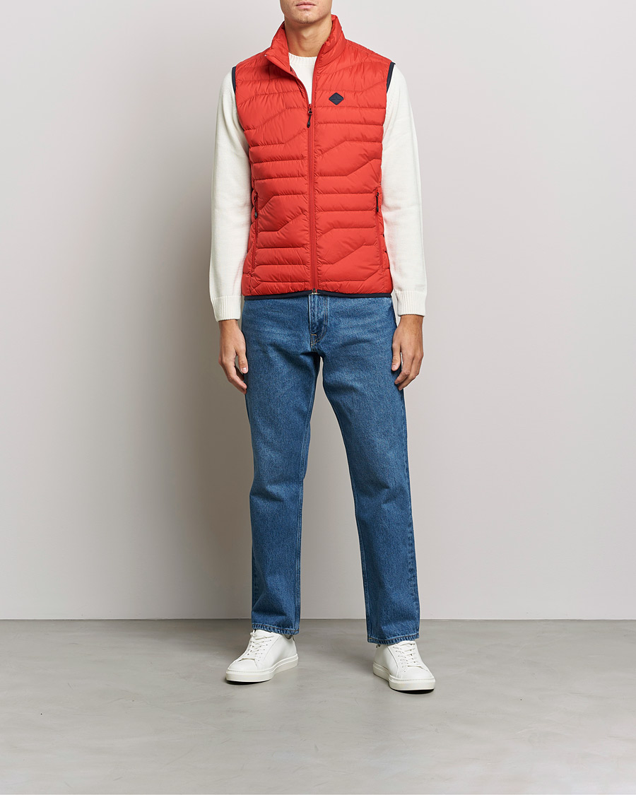 Heren | Jassen | J.Lindeberg | Cliff Light Down Vest Barbados Cherry