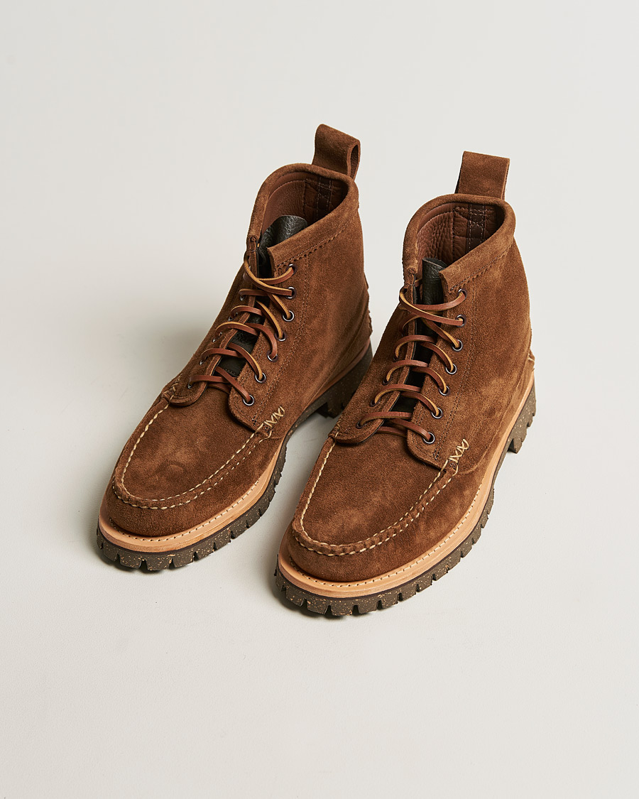 Heren | Yuketen Cortina Sole Angler Boots Dark Brown Suede | Yuketen | Cortina Sole Angler Boots Dark Brown Suede