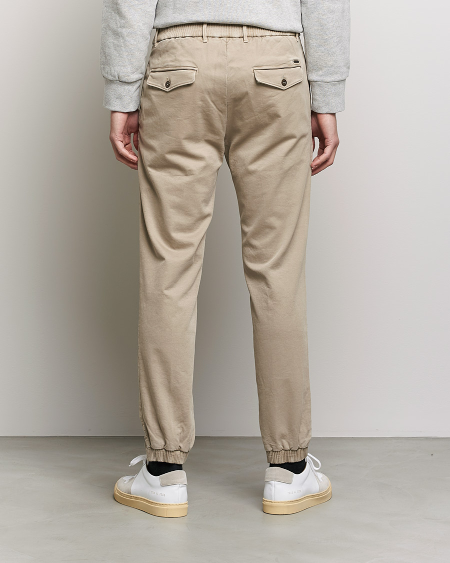 Heren | Broeken | Incotex | Slim Fit Satin Drawstring Joggers Light Beige