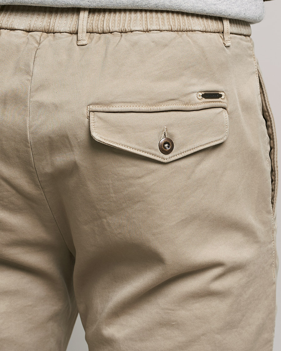 Heren | Broeken | Incotex | Slim Fit Satin Drawstring Joggers Light Beige