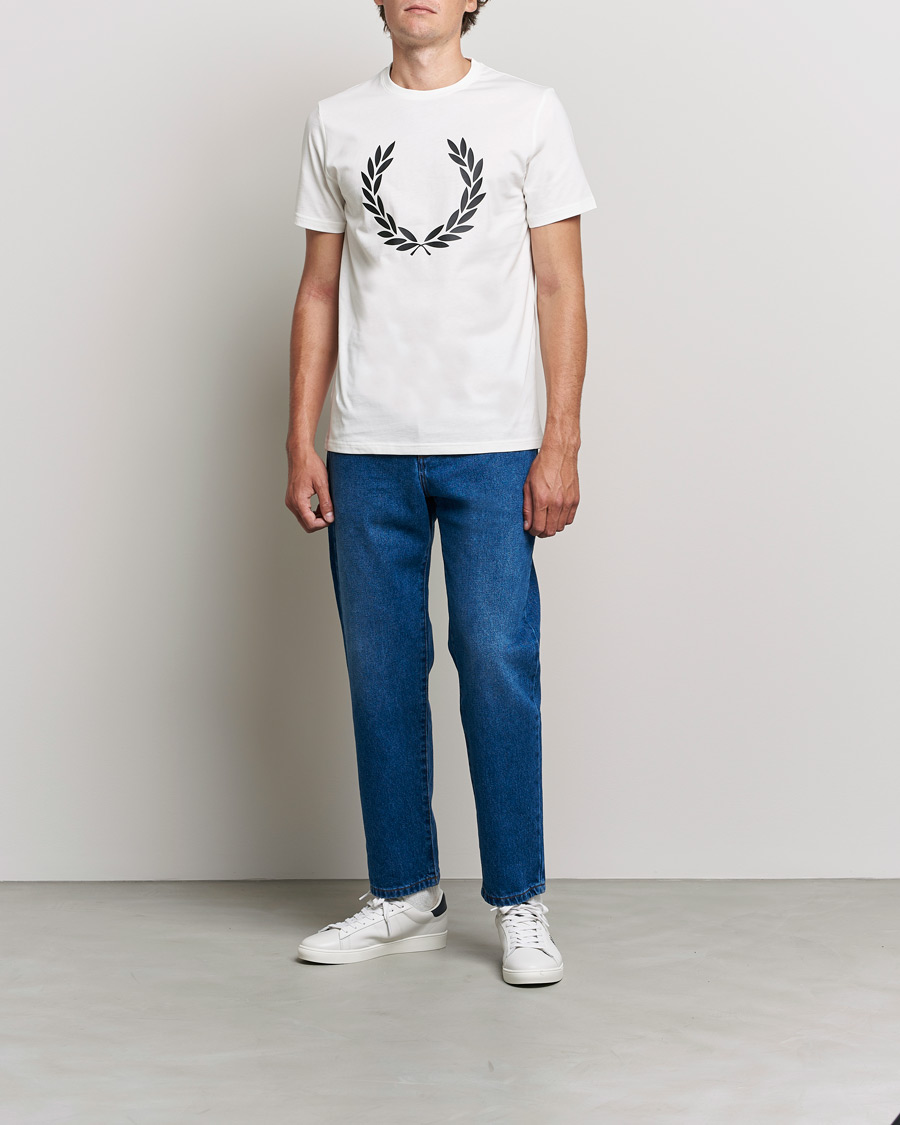 Heren | T-shirts | Fred Perry | Laurel Wreath T-Shirt Snow White