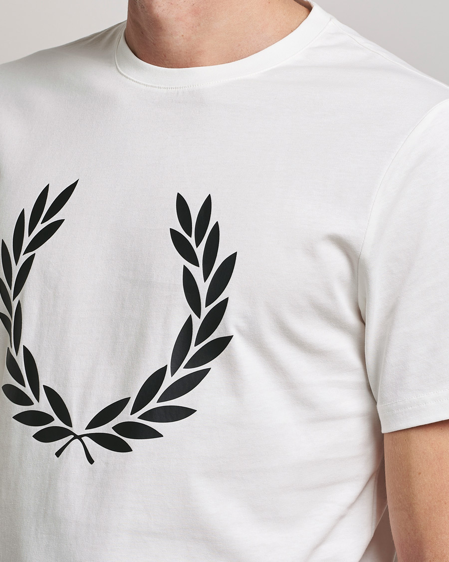 Heren | T-shirts | Fred Perry | Laurel Wreath T-Shirt Snow White