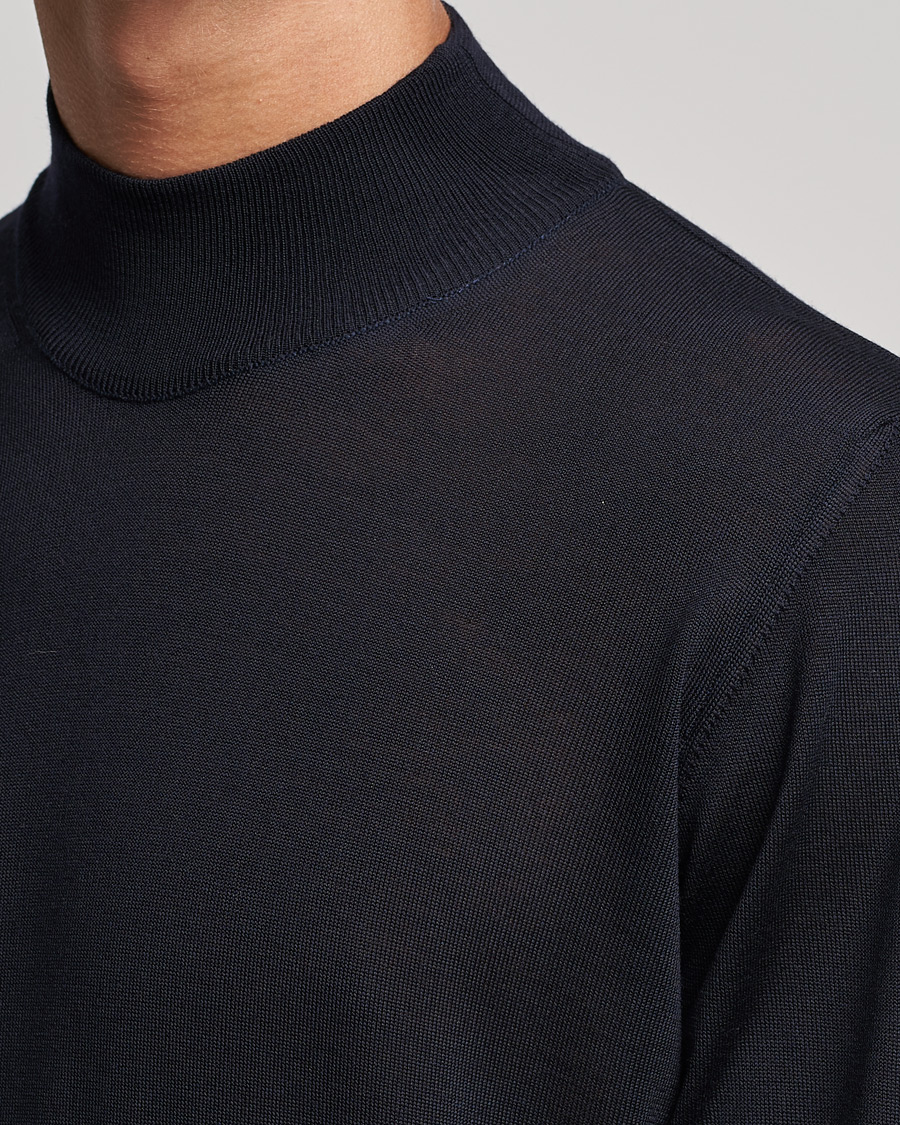Heren | Truien | Oscar Jacobson | Hilton Extrafine Merino Mock Neck Navy