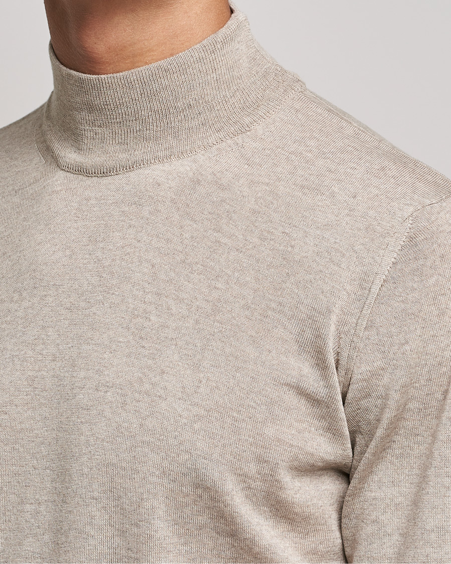 Heren | Truien | Oscar Jacobson | Hilton Extrafine Merino Mock Neck Beige