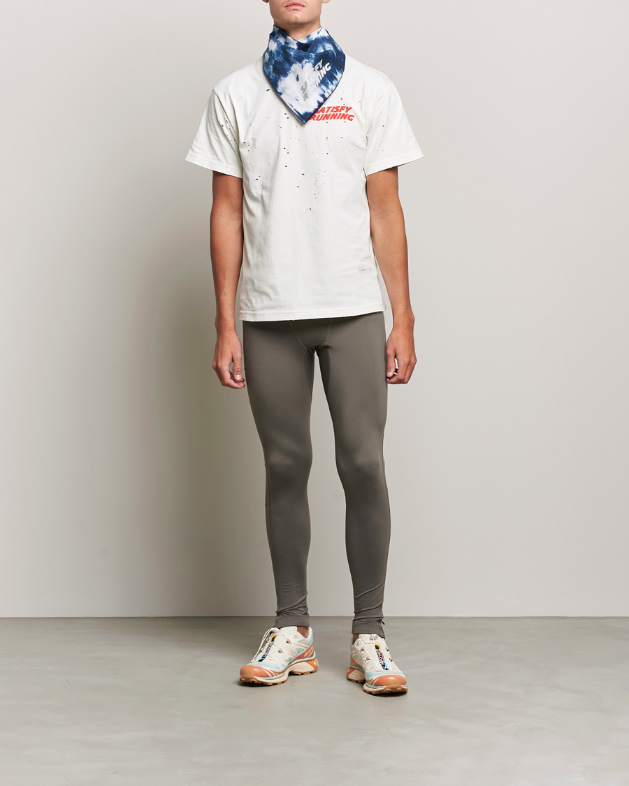 Heren | T-shirts | Satisfy | MothTech Distressed T-Shirt Off White