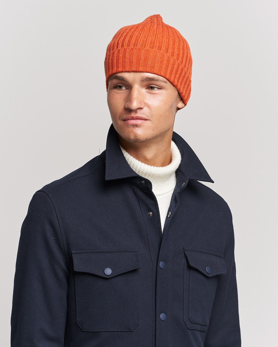 Heren | Piacenza Cashmere Ribbed Cashmere Beanie Orange | Piacenza Cashmere | Ribbed Cashmere Beanie Orange