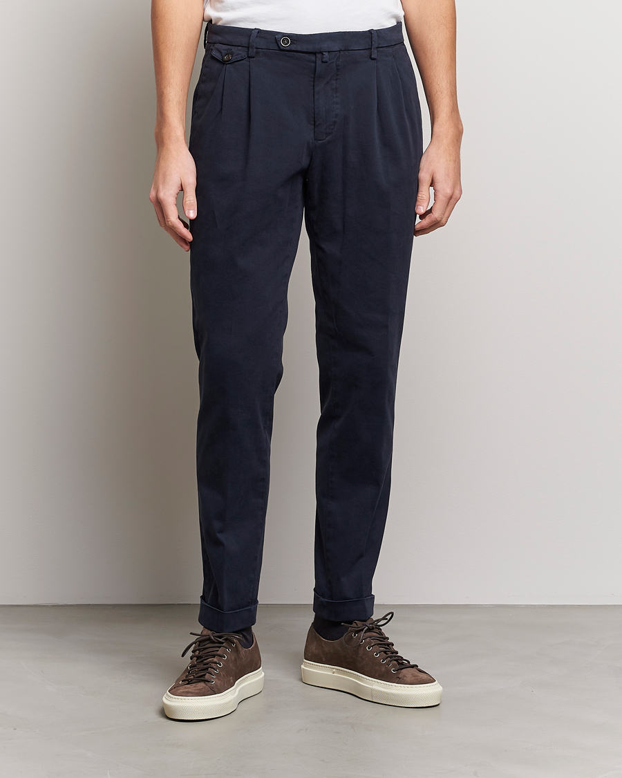 Heren | Broeken | Briglia 1949 | Easy Fit Pleated Cotton Stretch Chino Navy