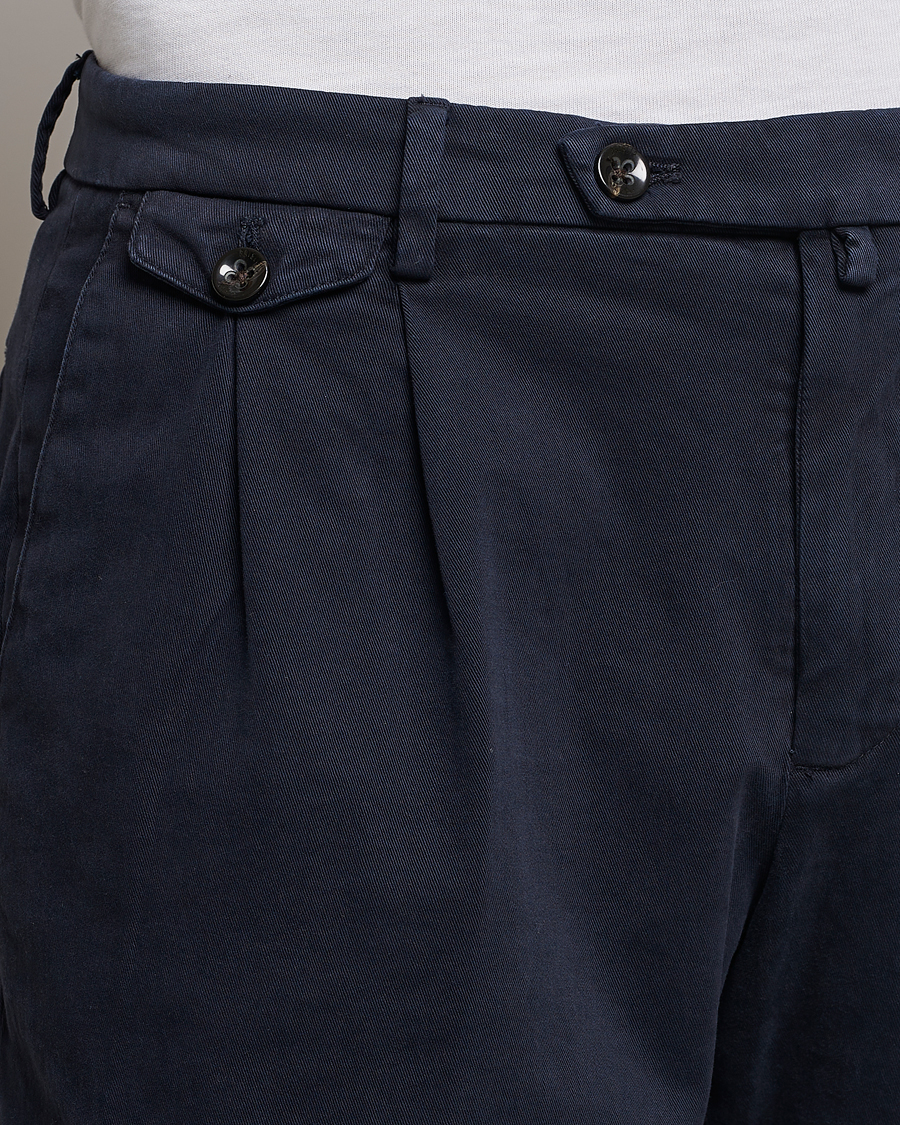 Heren | Broeken | Briglia 1949 | Easy Fit Pleated Cotton Stretch Chino Navy