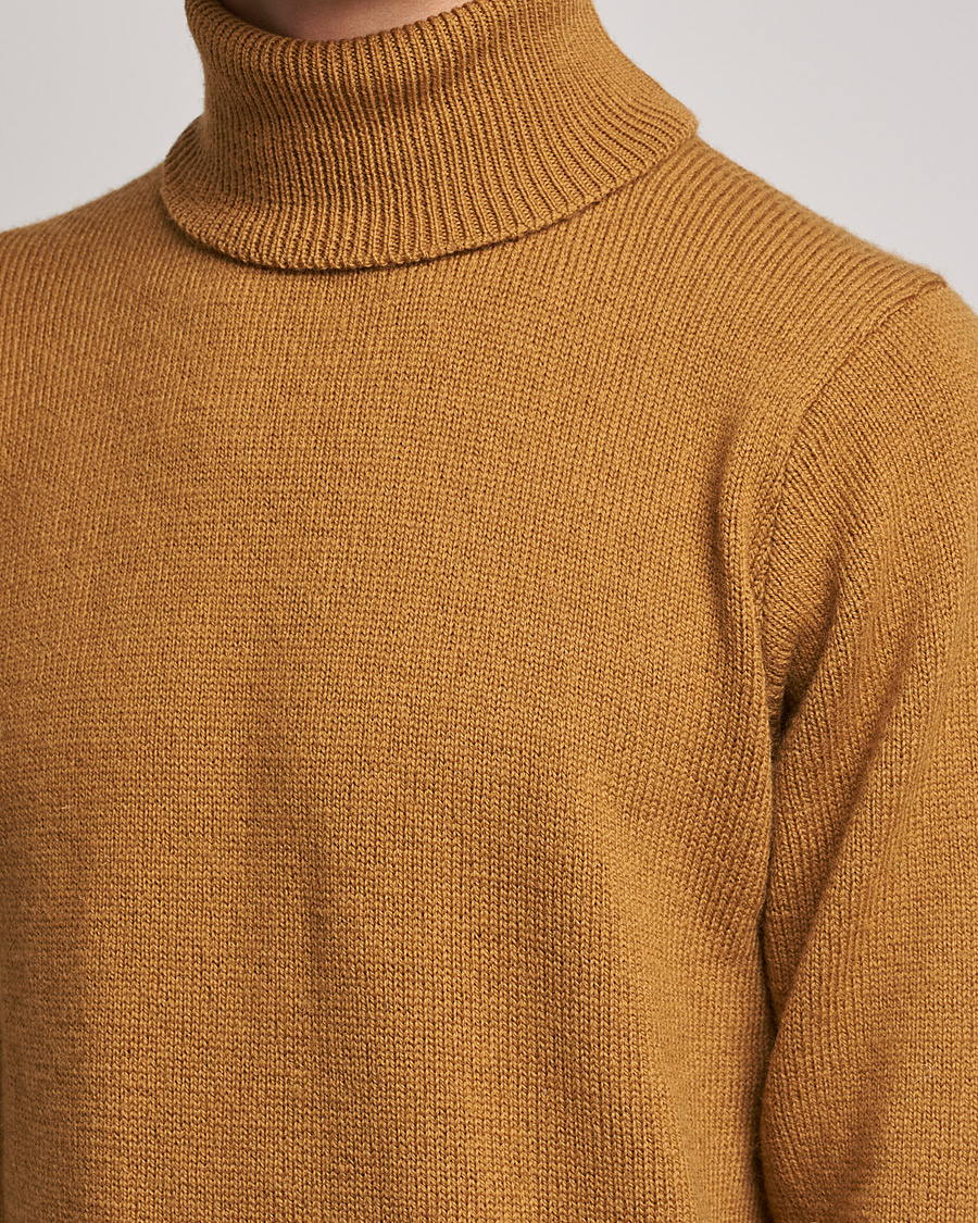 Heren | Truien | Peregrine | Maker´s Stitch Merino Polo Wheat