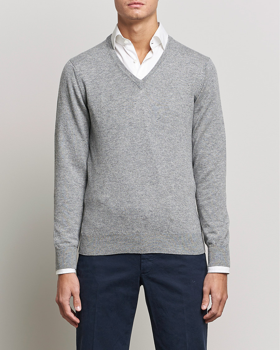Heren |  | Piacenza Cashmere | Cashmere V Neck Sweater Light Grey