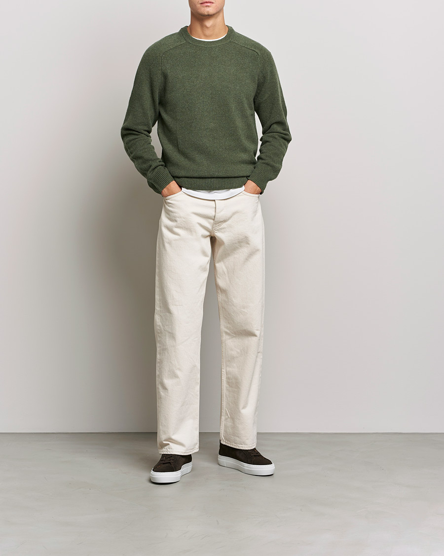 Heren | Truien | A Day's March | Brodick Lambswool Sweater Olive