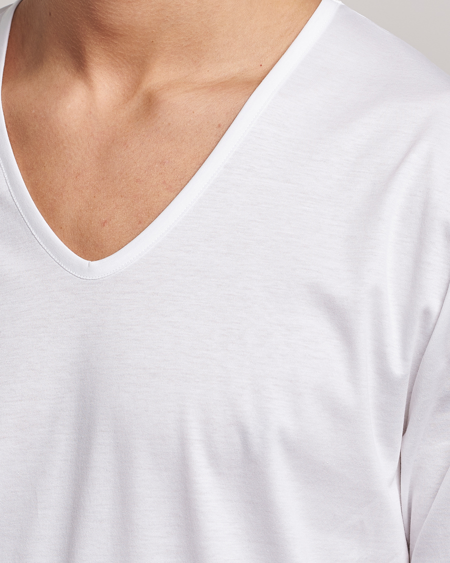 Heren | T-shirts | Zimmerli of Switzerland | Sea Island Cotton V-Neck T-Shirt White