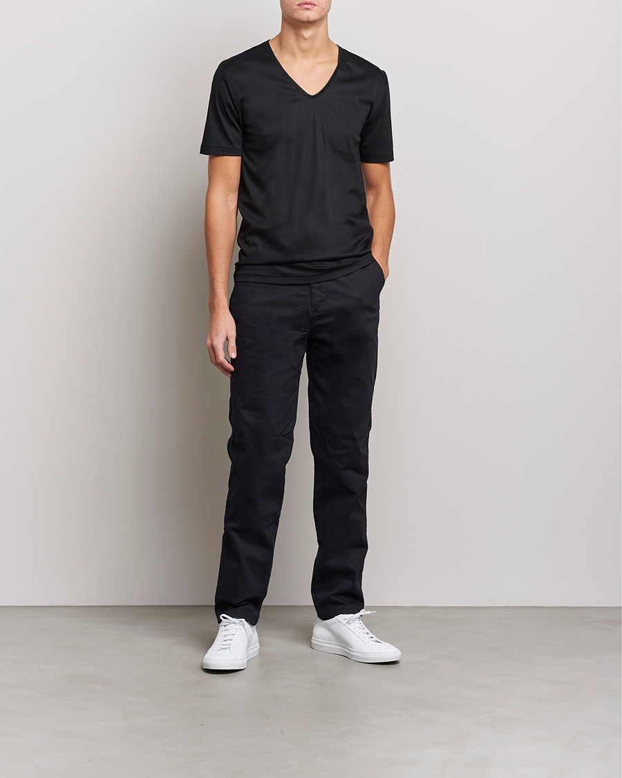 Heren | T-shirts | Zimmerli of Switzerland | Sea Island Cotton V-Neck T-Shirt Black