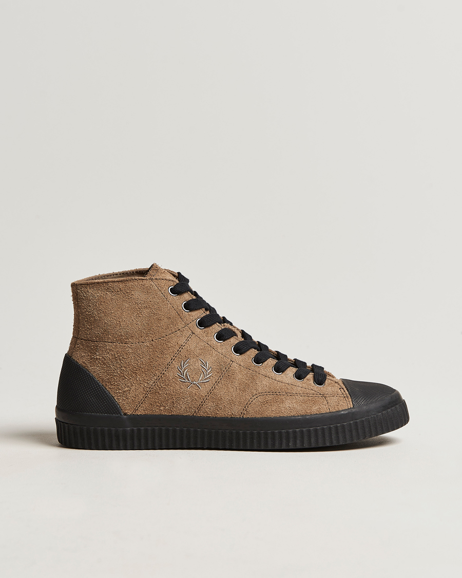 Heren | Fred Perry Huges Mid Suede Sneaker Bark | Fred Perry | Huges Mid Suede Sneaker Bark