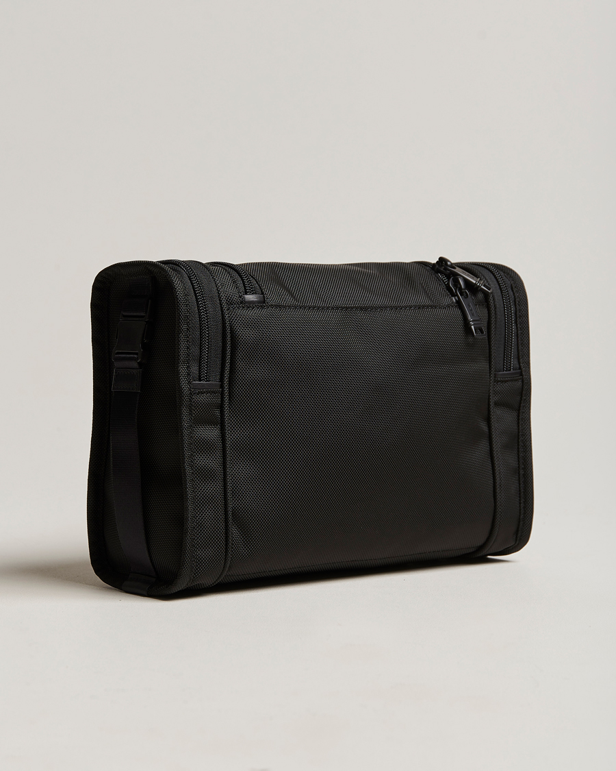 Men | Wash Bags | TUMI | Alpha Hanging Travel Kit Black