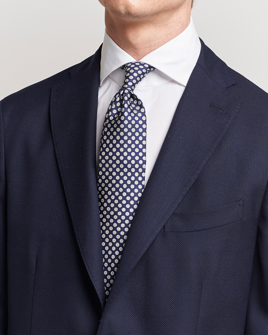 Heren | Amanda Christensen Silk Twill Printed 8cm Tie Navy/Green | Amanda Christensen | Silk Twill Printed 8cm Tie Navy/Green