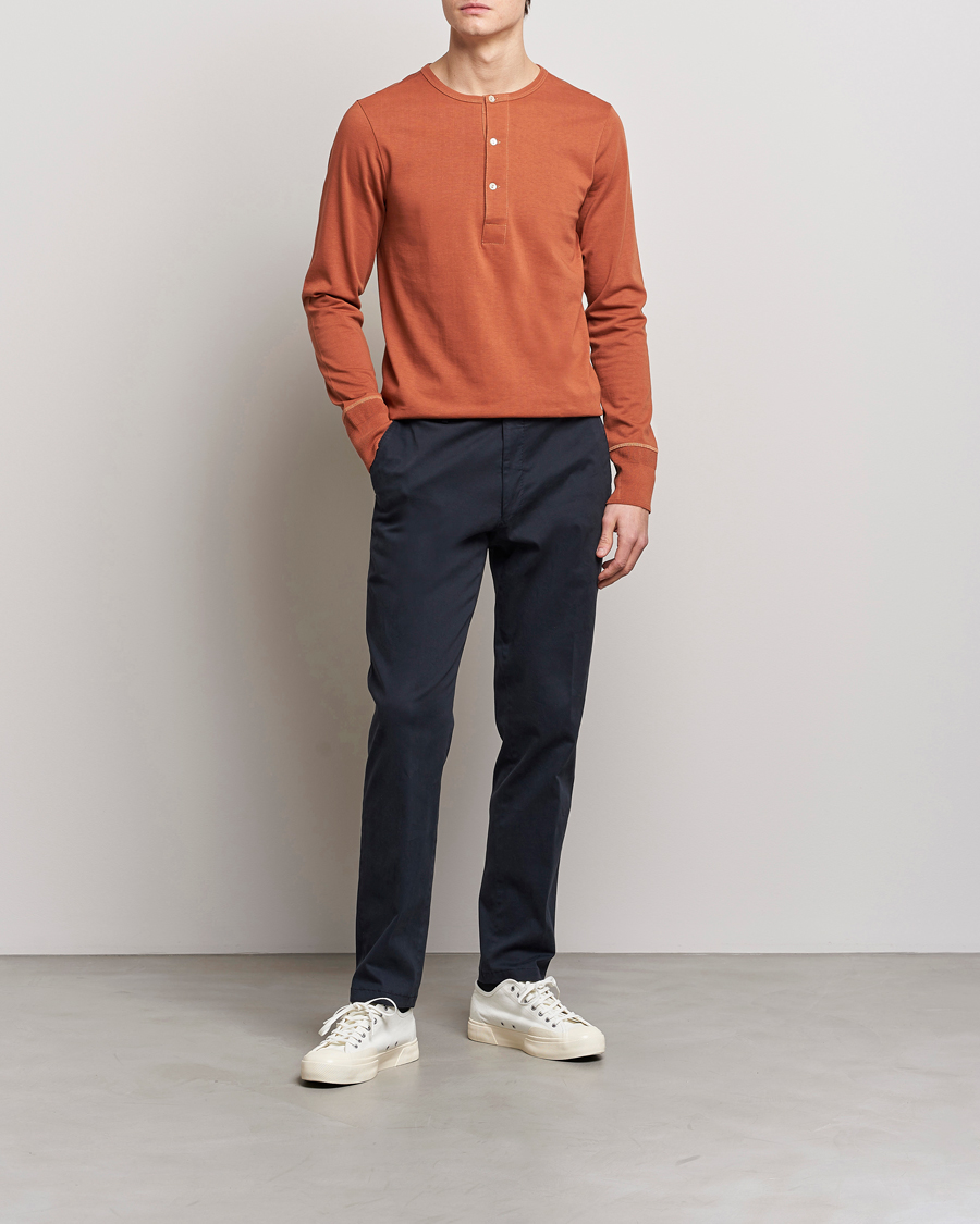 Heren | Truien | Merz b. Schwanen | Classic Organic Cotton Henley Sweater Sierra Red