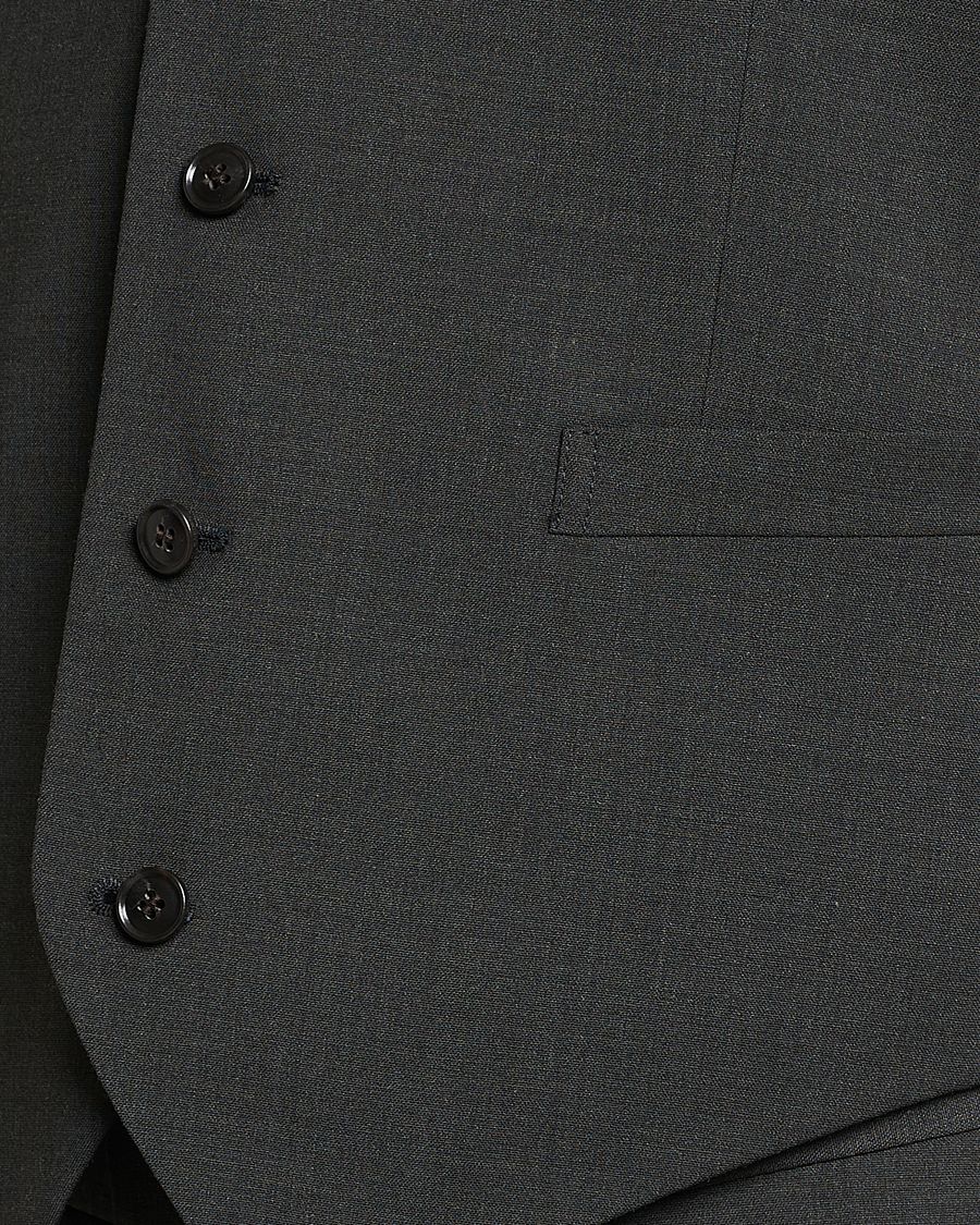 Heren | Gilets | Tiger of Sweden | Wayde Wool Travel Waistcoat Olive Extreme