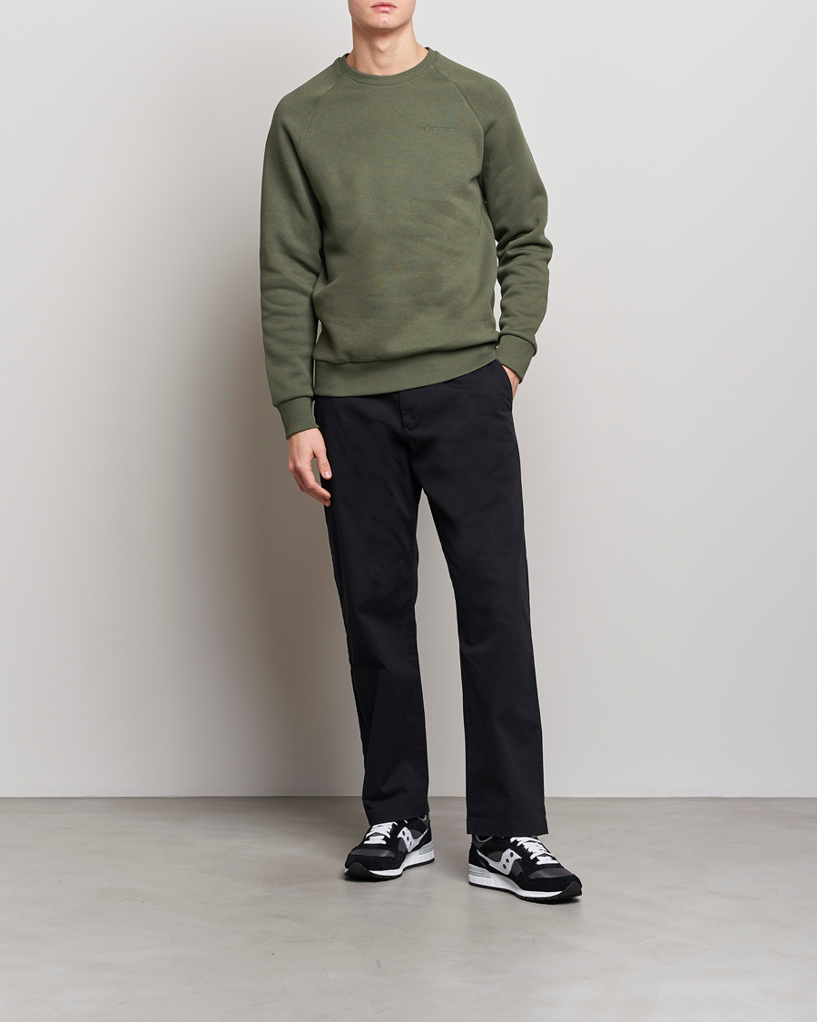 Heren | Truien | Peak Performance | Original Small Logo Crew Neck Sweatshirt Pine Needle