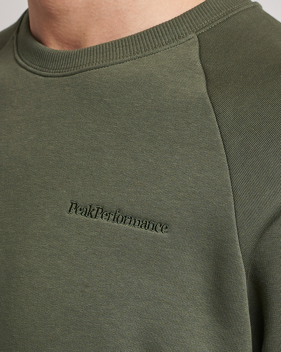 Heren | Truien | Peak Performance | Original Small Logo Crew Neck Sweatshirt Pine Needle
