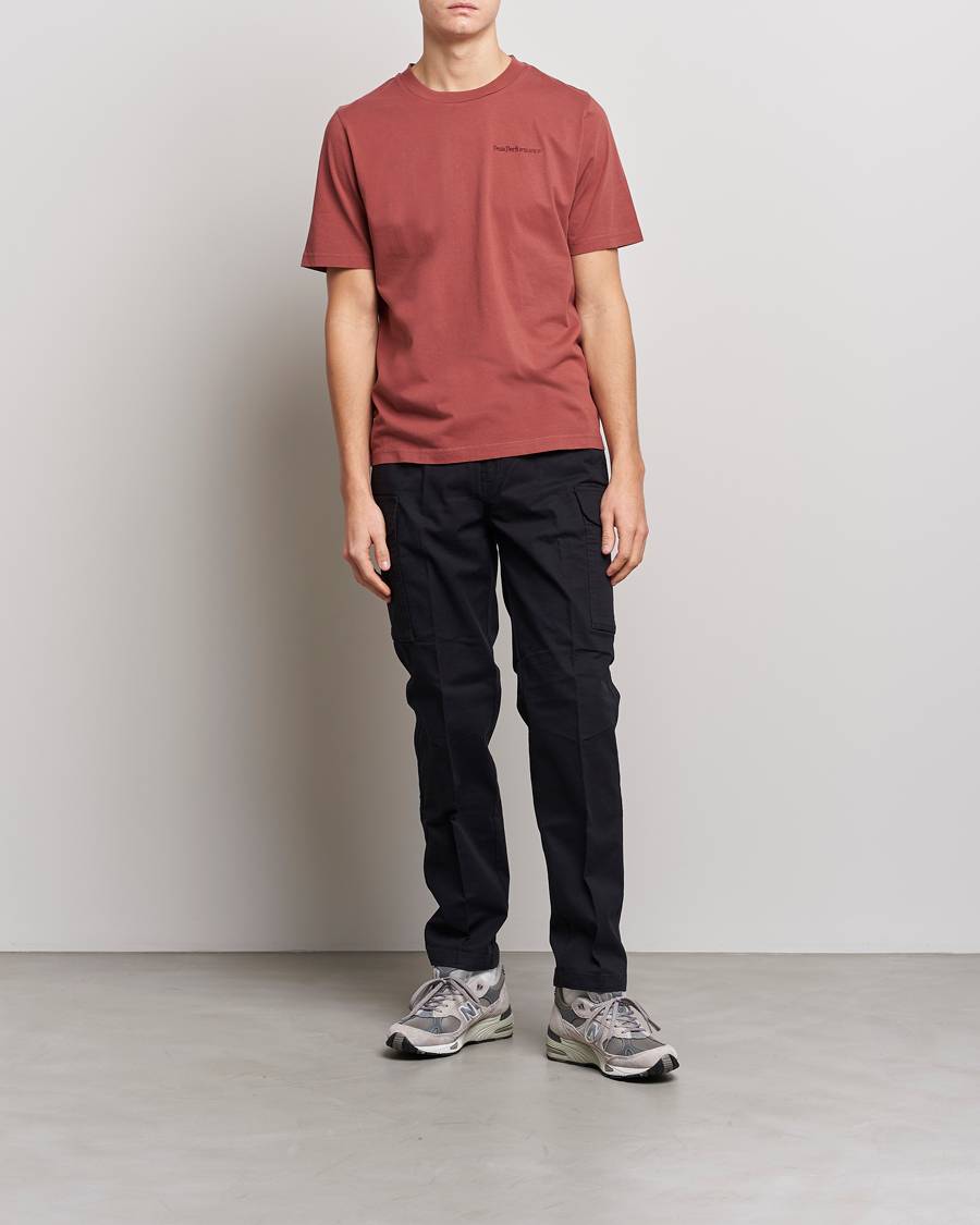 Heren | T-shirts | Peak Performance | Original Small Logo Tee Classic Clay