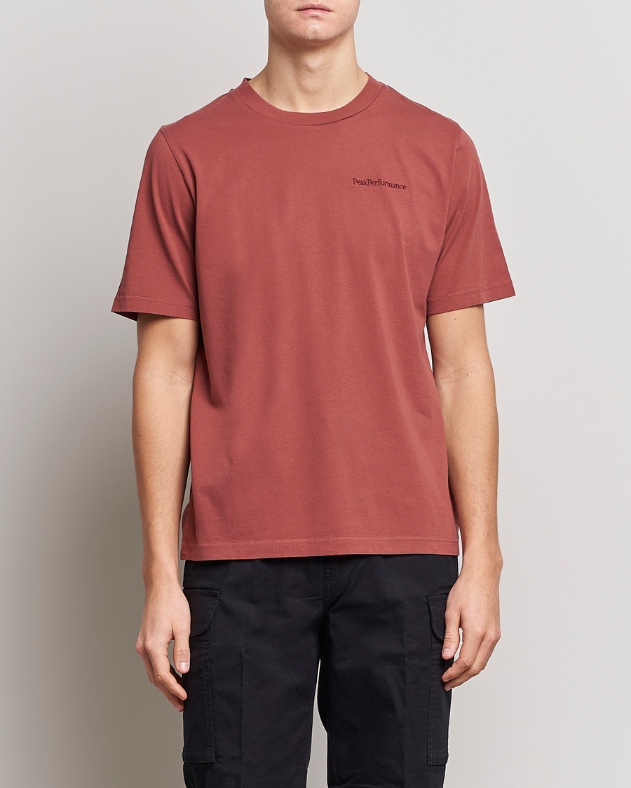 Heren | T-shirts | Peak Performance | Original Small Logo Tee Classic Clay