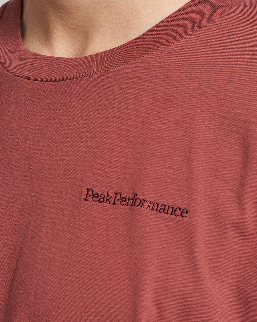 Heren | T-shirts | Peak Performance | Original Small Logo Tee Classic Clay