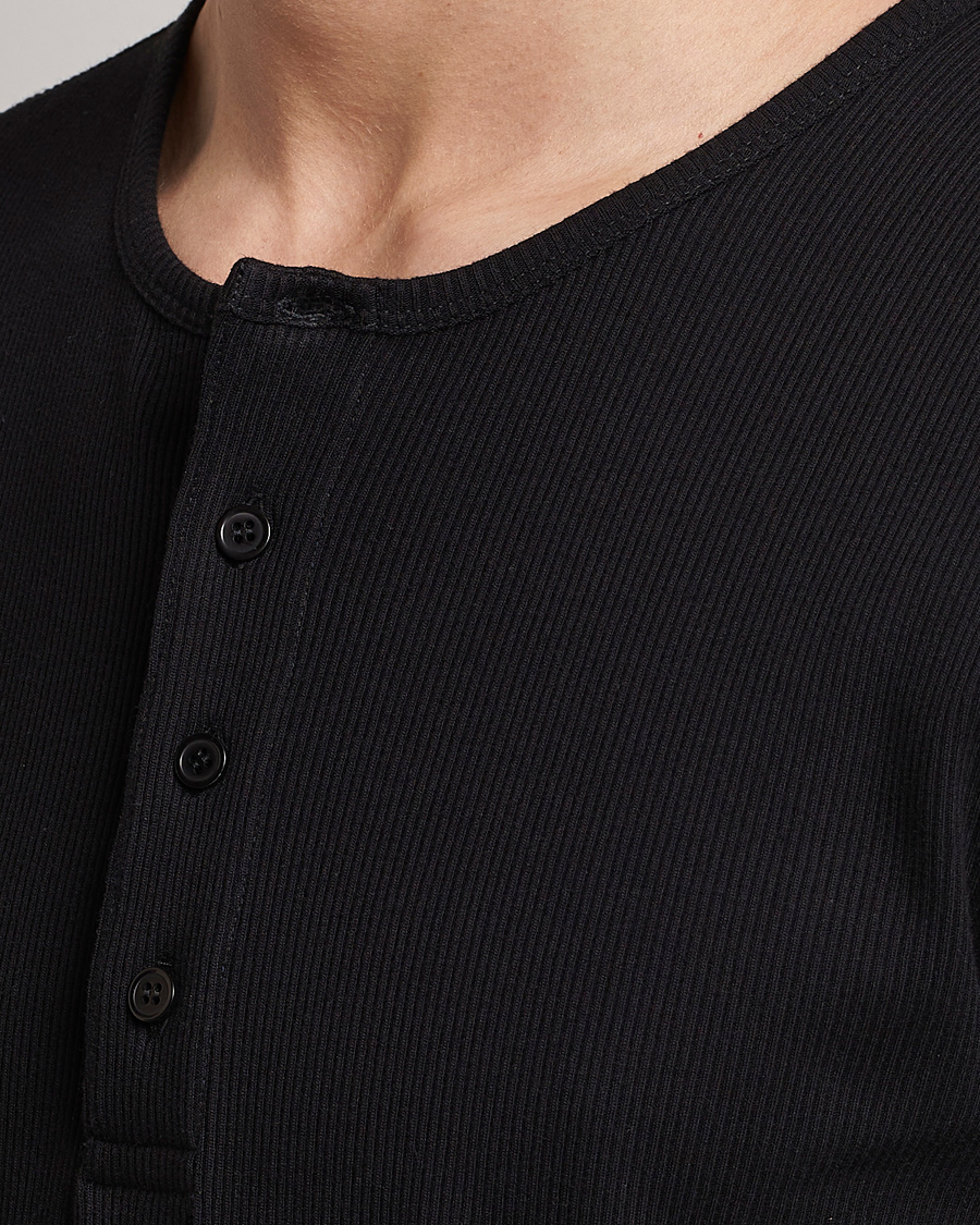 Heren | Truien | Filippa K | Rib Henley Black