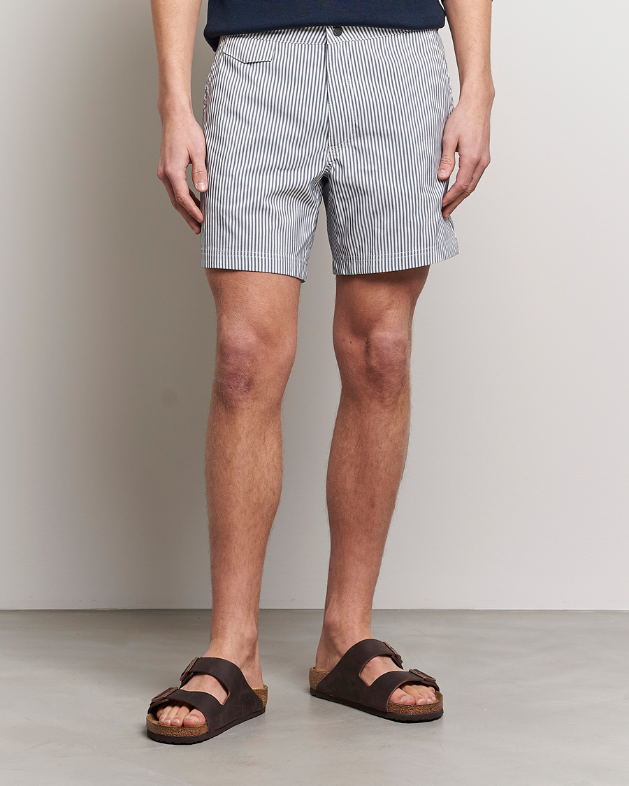 Heren | Carl of Carl Exclusives | Sunspel | Striped Tailored Swimshorts Navy/White