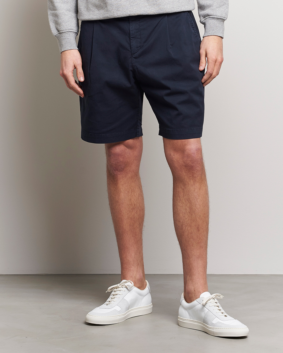 Heren | Chino-shorts | Sunspel | Pleated Stretch Cotton Twill Shorts Navy
