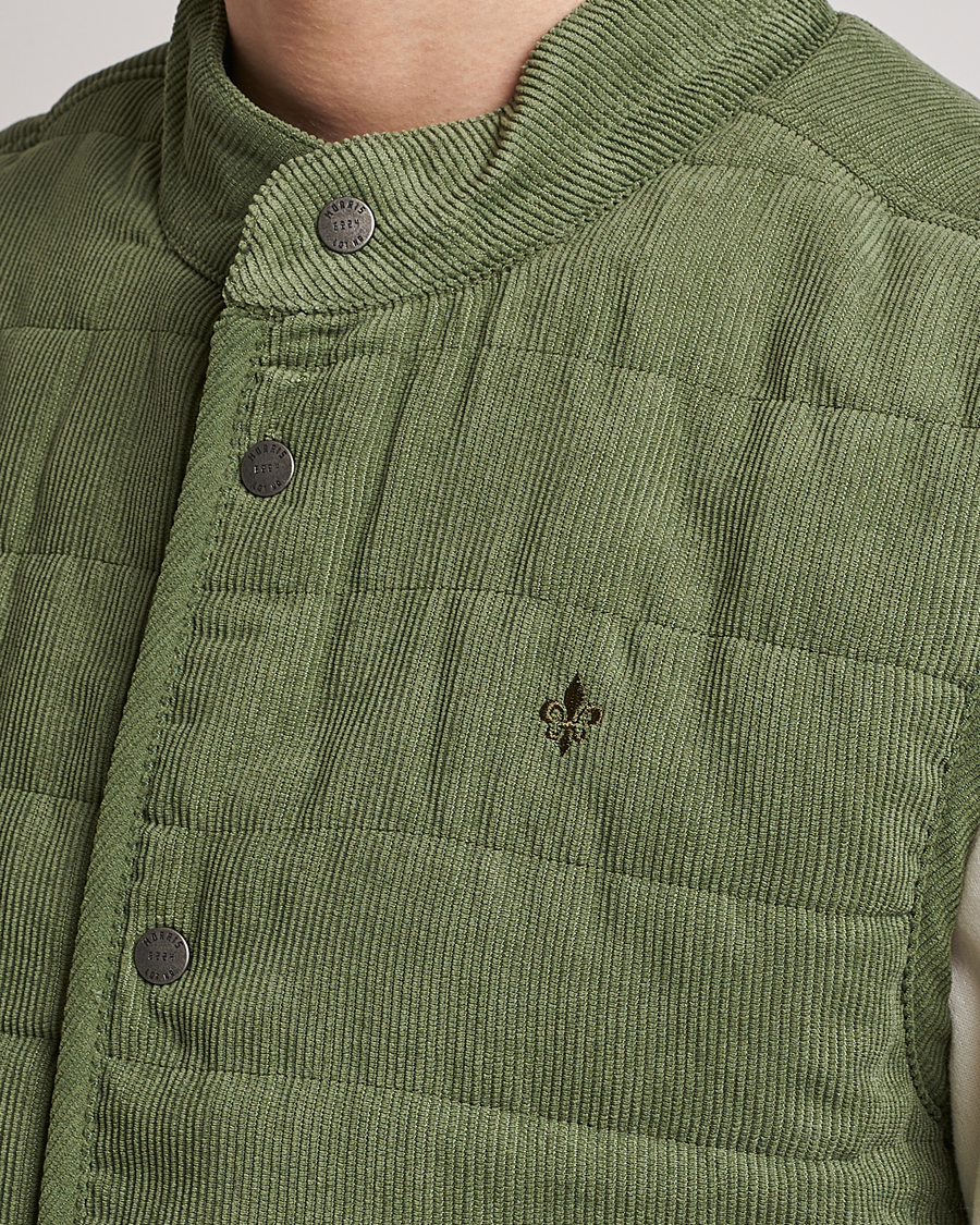 Heren | Gilets | Morris | Woburn Baby Cord Vest Sage Green