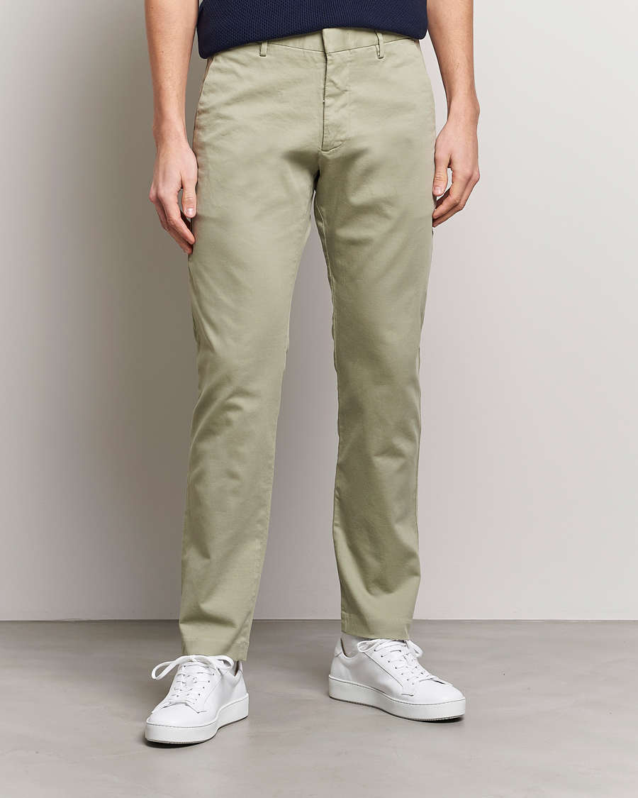 Heren | Broeken | NN07 | Theo Regular Fit Stretch Chinos Oil Green
