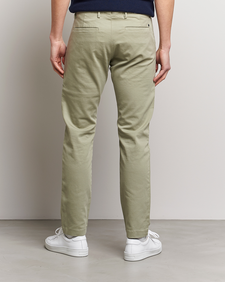 Heren | Broeken | NN07 | Theo Regular Fit Stretch Chinos Oil Green