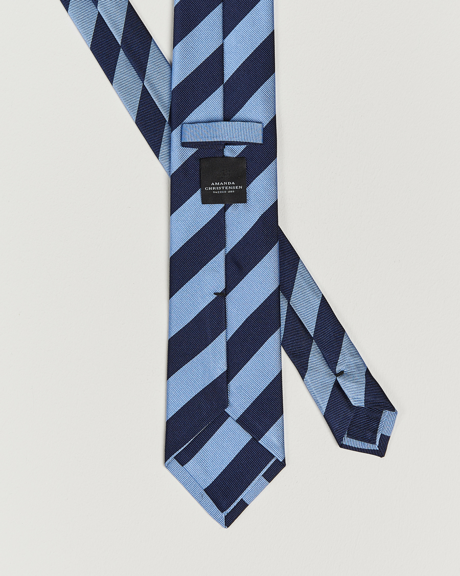 Heren | Stropdassen | Amanda Christensen | Regemental Stripe Classic Tie 8 cm Sky Blue/Navy