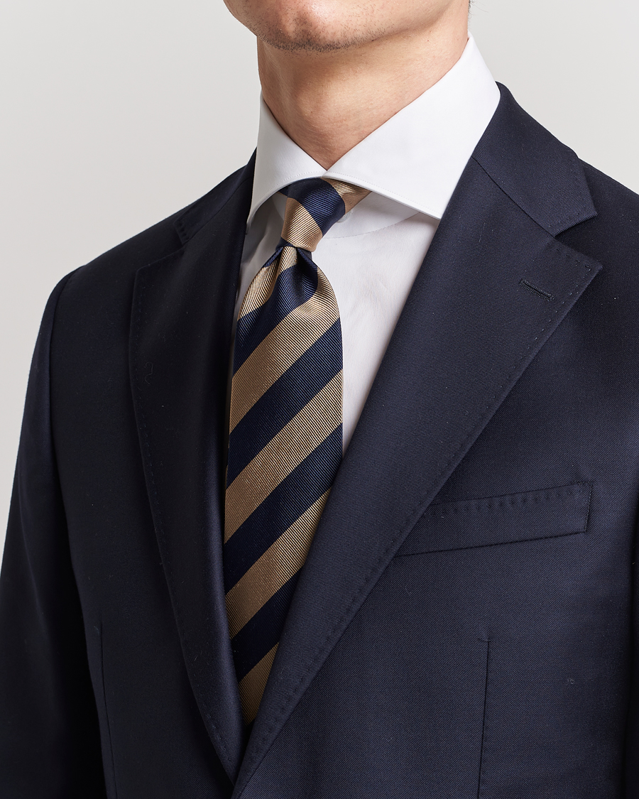 Men | Dark Suit | Amanda Christensen | Regemental Stripe Classic Tie 8 cm Sand/Navy