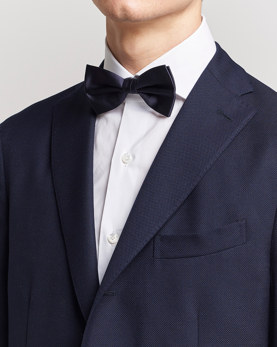 Heren |  | Amanda Christensen | Pre Tie Silk Ceremony Navy