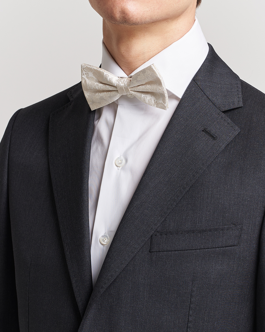Heren | Amanda Christensen Tonal Paisley Pre Tie Silk Cream | Amanda Christensen | Tonal Paisley Pre Tie Silk Cream